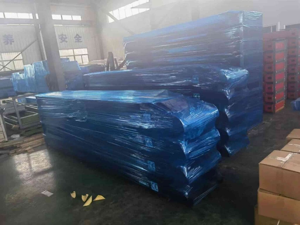 READY-TO-SHIP PRODUCT PHOTOS Warg Trading